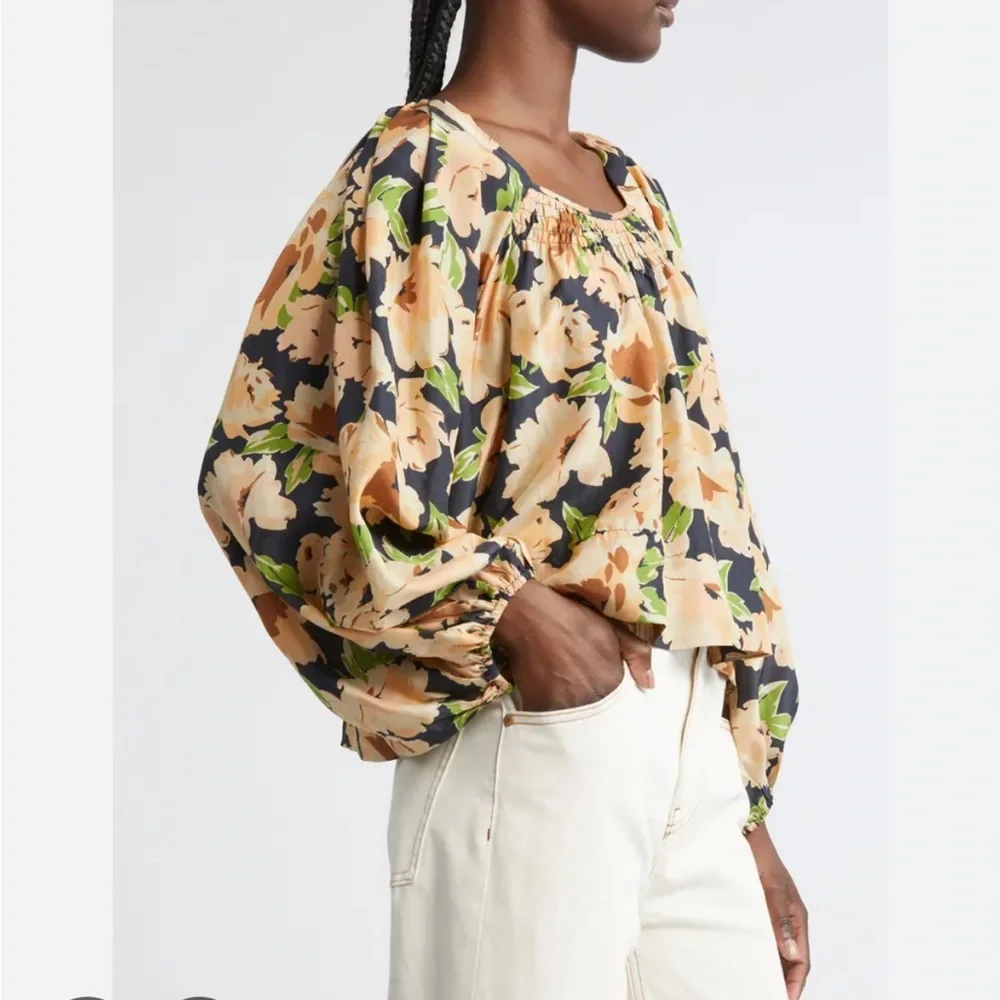 THE GREAT. Magpie Silk Top in Victorian Rose Print - Picture 7 of 12